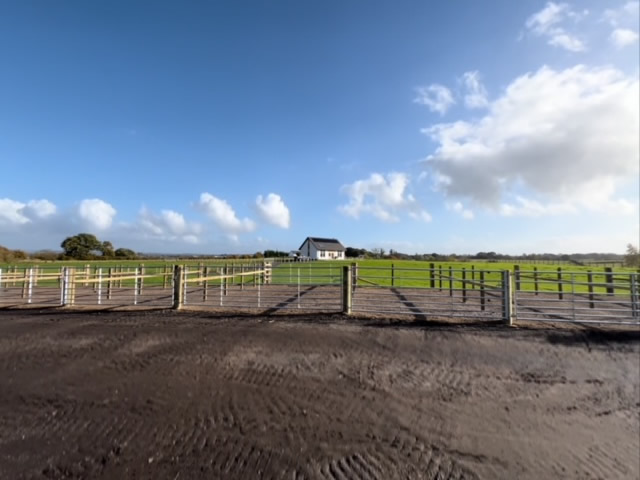 horse stables larkhall